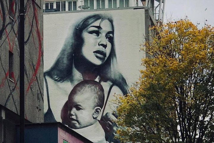 Blackbeard to Banksy - The Ultimate Walking Tour of Bristol eyi5dvww