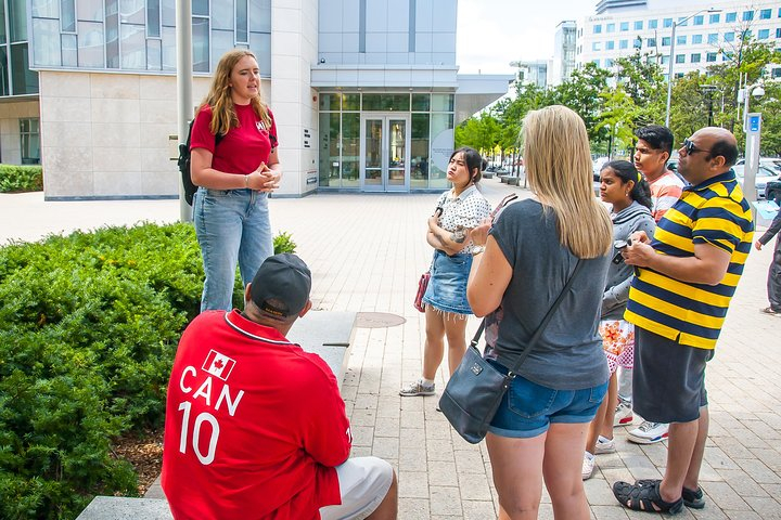 MIT Campus Guided Walking Tour H7xQ7xTE