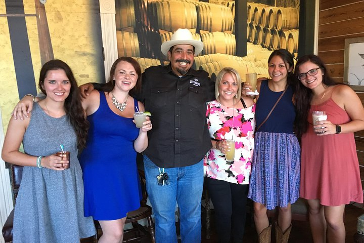 Taste of Fredericksburg Small-Group Wine Tour from San Antonio mnGd02Ys