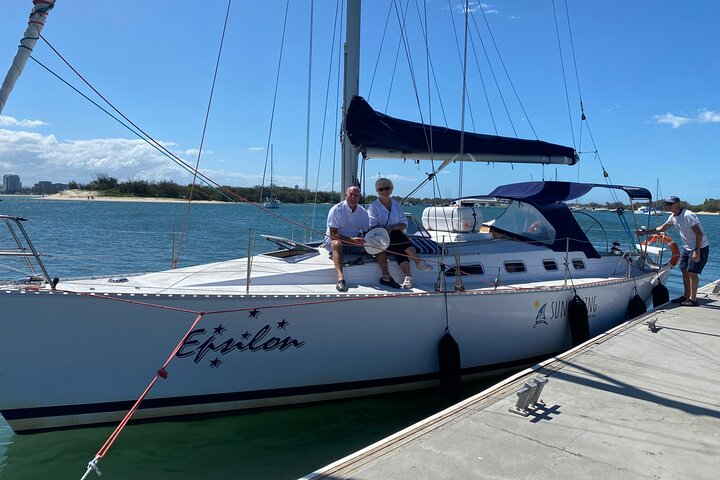 Gold Coast 2 hr Sailing Cruise with Drinks & Tasting Plate IfPQhWtD