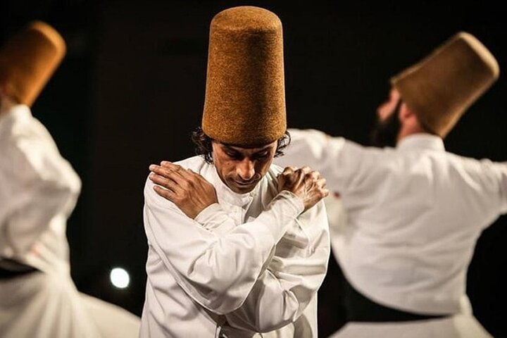 Experience the Traditional Whirling Dervish Ceremony in Pamukkale lDWH1t83