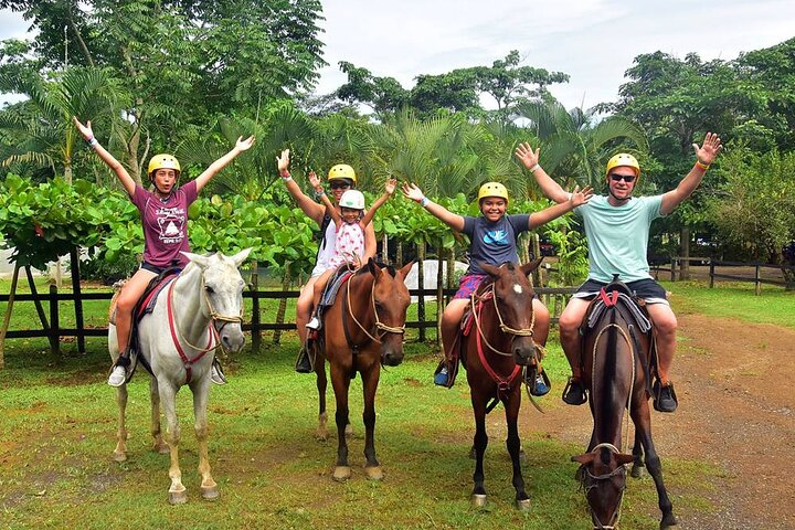 Marmaris Half Day Horse Riding Through the Rivers and Mountains  lrPOYNKL