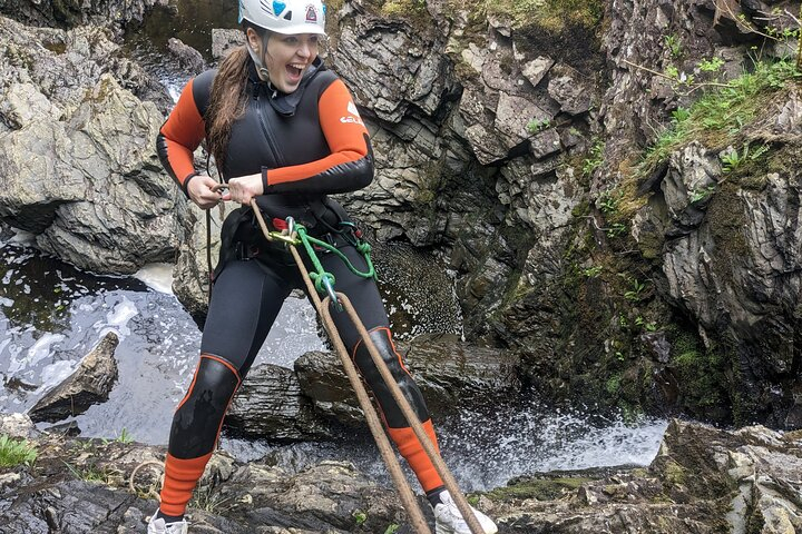 Newton Stewart, Canyoning Adventure at Murrays Canyon Cw92rACr