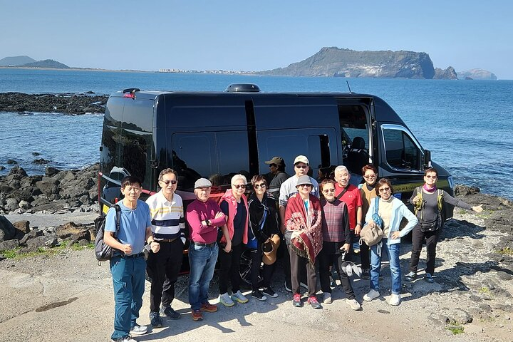  Private schedule Day Tour With Local Taxi Driver in jeju island pRXPAmv4
