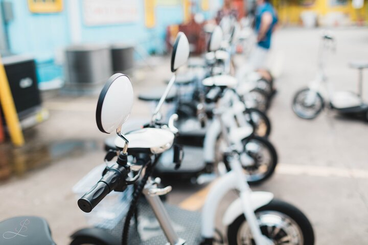 Electric Trike Tour of Naples eqTouWL1