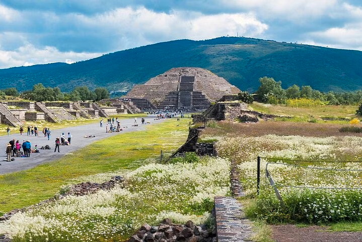 Teotihuacan Pyramids Guided Tour in Mexico QRmVmclX