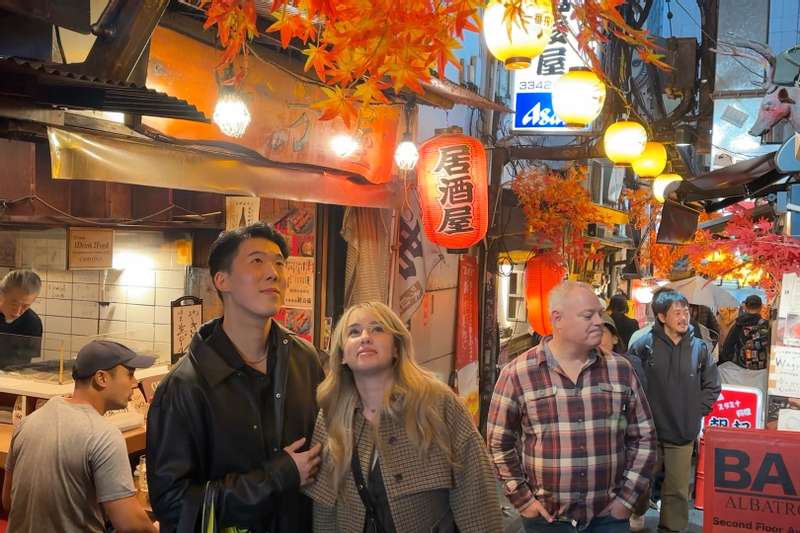 Tokyo: Shinjuku Bar Hopping & Night City Exploration Walking Tour u6CNBy9s