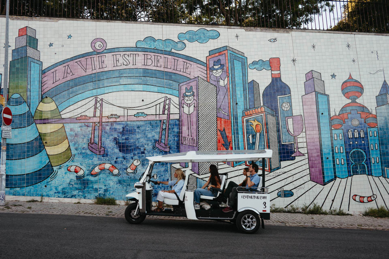 Welcome Tour of Lisbon by Eco Tuk Tuk E9hHa0an