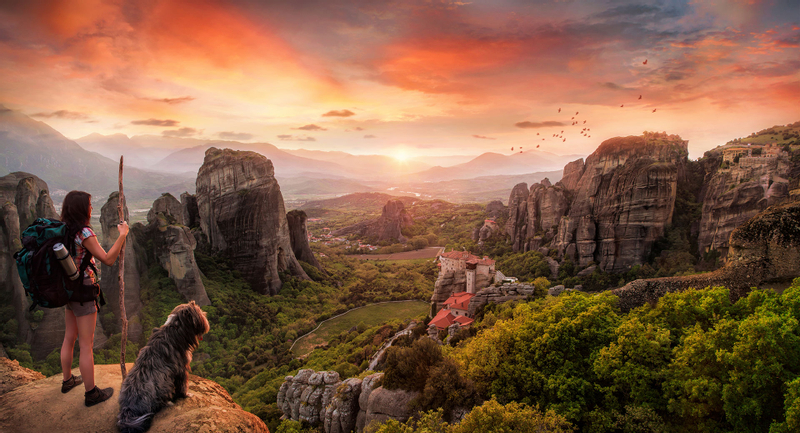 Midday monasteries and hidden caves bus tour in Meteora M3nXy5LP