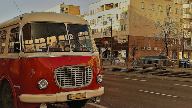 Dark side of Warsaw retro bus tour  mkYqf1yI