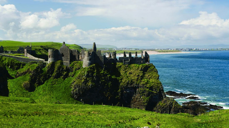 Giant's Causeway and Belfast Titanic Museum Day Tour from Dublin QOub1IBy