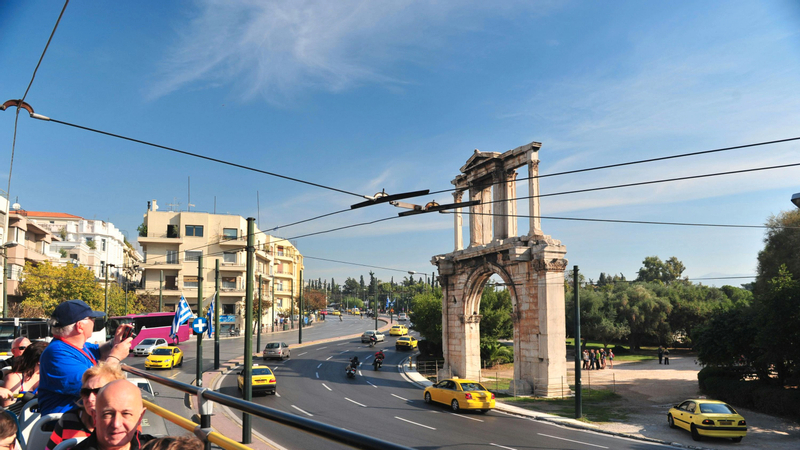 Athens hop-on hop-off bus by Sights of Athens 17HOfA4N