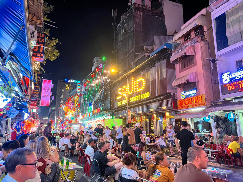 Ho Chi Minh Nightlife Half-Day Guided Tour rKnzFjVi