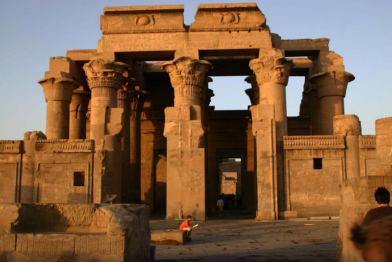 Luxor Edfu and Kom Ombo Temples Full-Day Tour ZVnXZoCQ