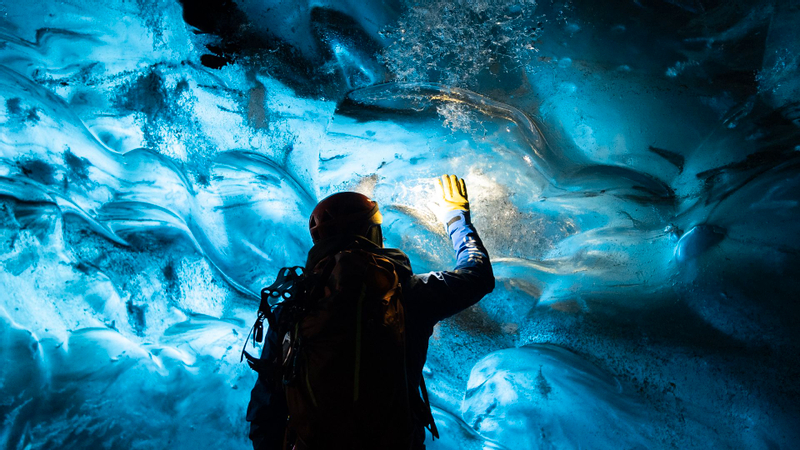Breidamerkurjokull ice cave tour with 4x4 transfer 2Lg8cibc
