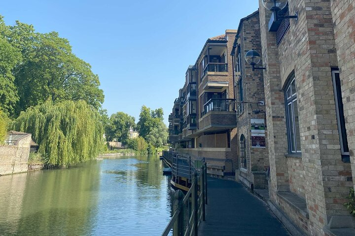 An Audio Guide to Cambridge's Hidden Histories and Rivalries CVMntT9B