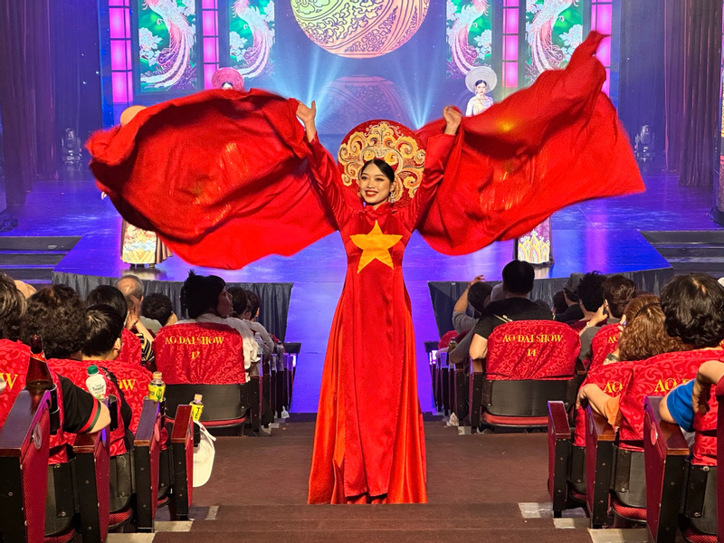 Ao Dai Show Ticket in Da Nang tm8Ul3H3