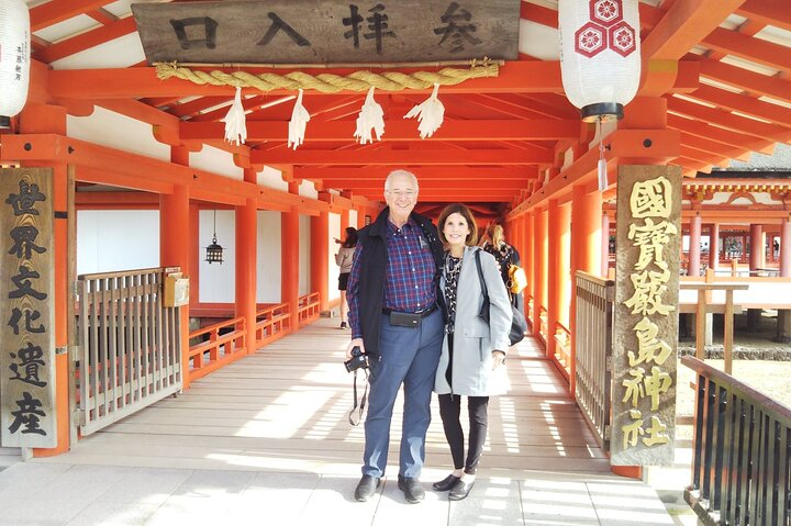 Miyajima Half-day Private Tour with Government Licensed Guide OlqF28EX