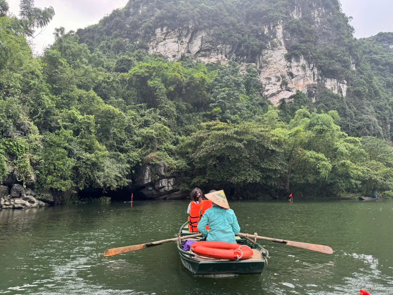Ninh Binh Day Tour: Hoa Lu - Trang An ( or Tam Coc) - Mua Cave 2uXtEeXX