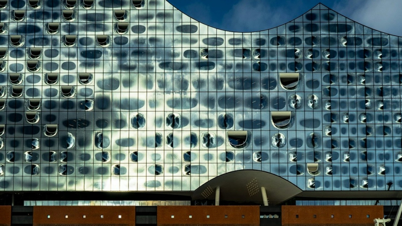 Elbphilharmonie Plaza tour in Hamburg  fudmR0BS