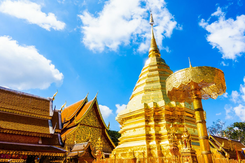 Private Car Charter Chiang Mai Doi Suthep Temple, Wat Chedi Luang, and Craft Village Day Tour 4432BEKG