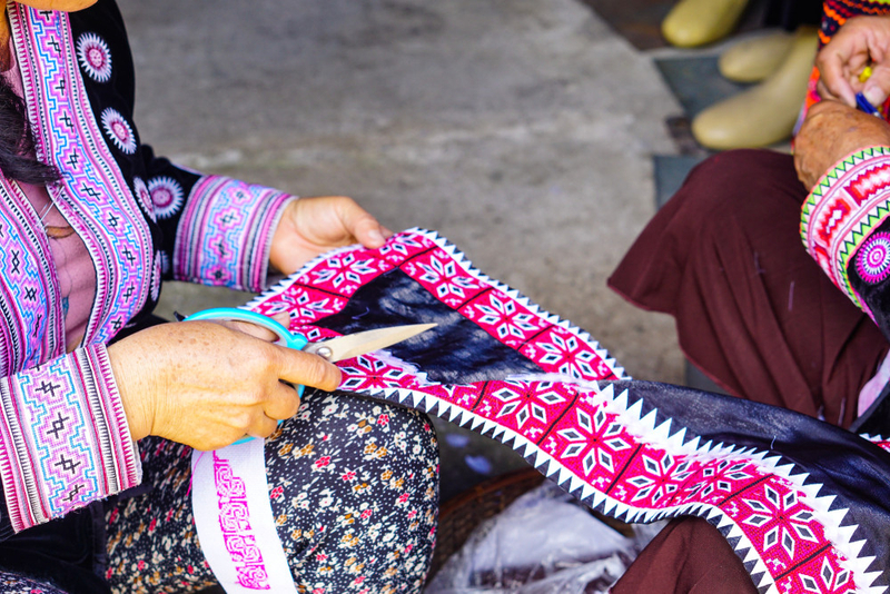 Doi Suthep and Hmong Village Half Day Tour d8i9dWeF