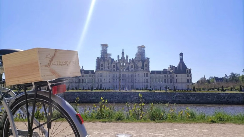 Loire Valley: E-bike tour to Chambord Chateau de Villesavin 0WLLwKKA