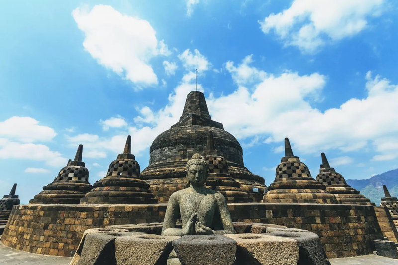 Borobudur (Guarantee Climb-up) & Prambanan Guided Tour 4UMu5vTk