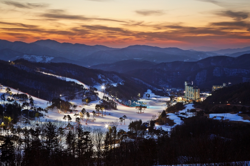 Wonju Oak Valley Ski & Snowboard Day Tour from Seoul f35HXzcu