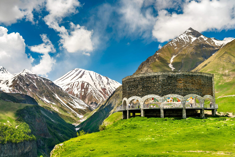 Gudauri & Kazbegi Full-Day Guided Tour yQjz4Yk8