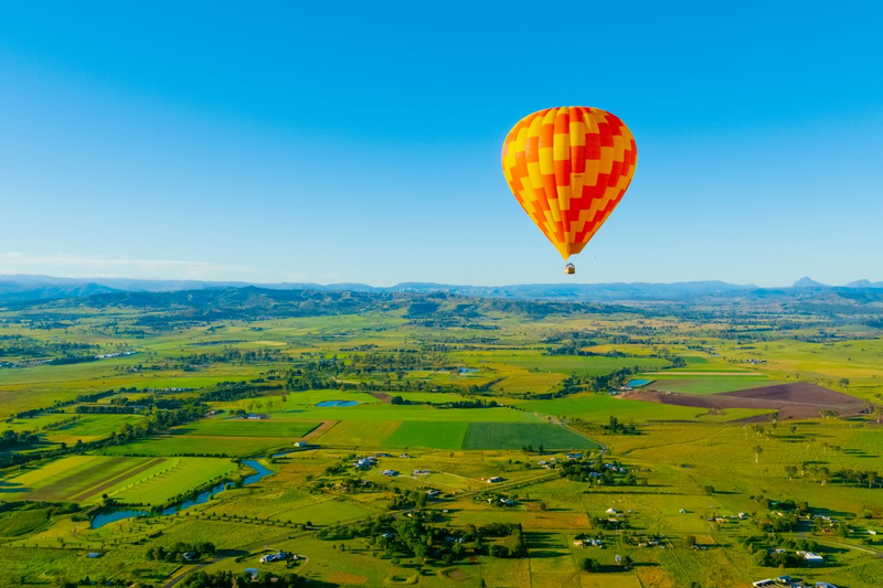 Hot Air Balloon Flight over Gold Coast with Optional upgrade to Breakfast Mxrf9WUc