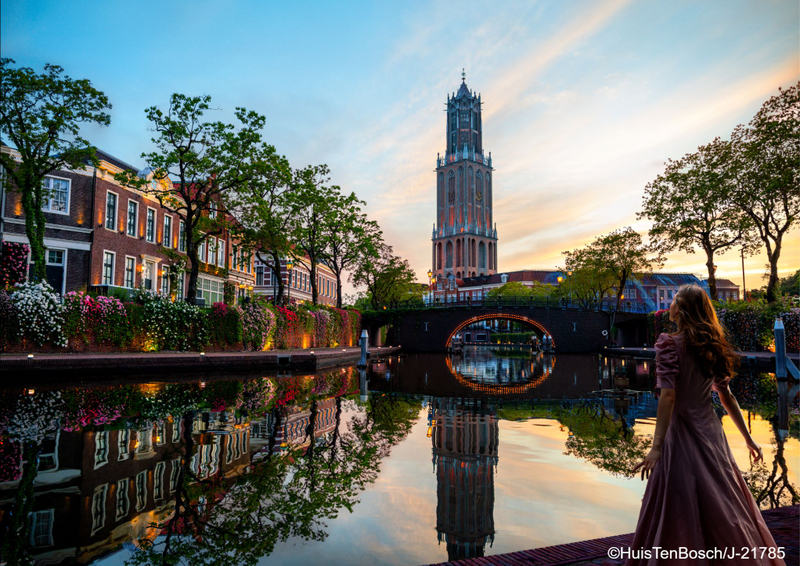 Huis Ten Bosch & Kyushu's Fireworks Festival Bus Tour from Fukuoka NdeJFY86