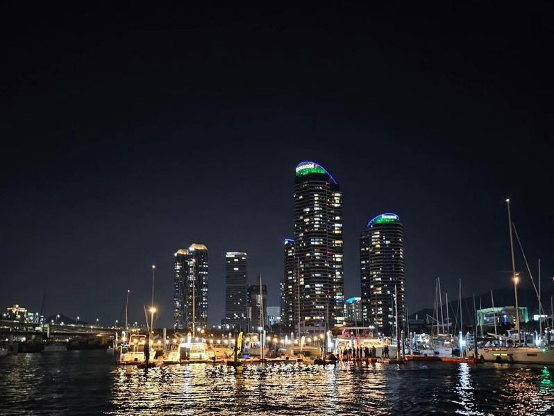 Suyeongman Bay Yacht & Market Full-Day Guided Tour YvjcIviT