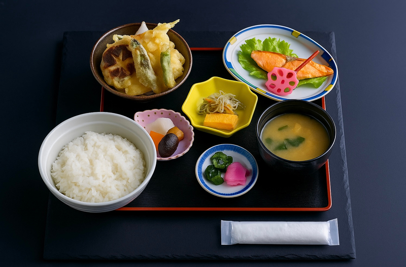 Summer First Love Waves: Shakotan, Yoichi, and Otaru Day Trip | Includes Seafood Bowl or Sea Urchin Bowl, All-You-Can-Eat Fruit, and Mt. Tengu Ropeway HhvBvvAU