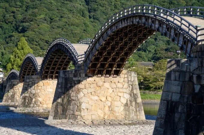 1-Day Iwakuni Tour: Kintaikyo Bridge, Castle Town & Seal Engraving OYNhW4H7