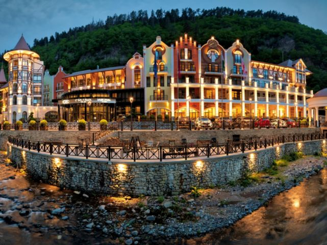 Tbilisi Vardzia & Borjomi Full-Day Guided Tour 4WUhfg2z