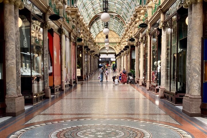 A Self-Guided Audio Tour of Leeds: Royals, Lions, and Golden Owls zeAgGMQY