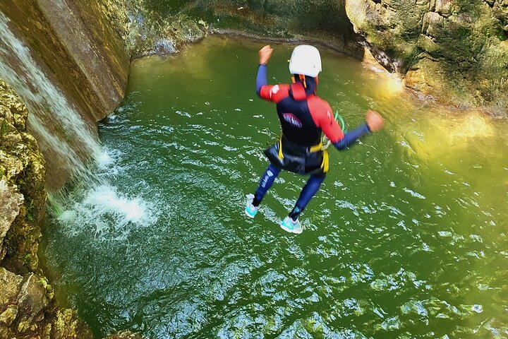 Canyoning Grenoble The Versoud canyon BSIxACwa