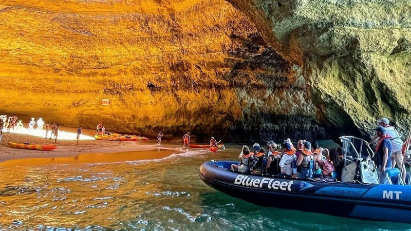 Benagil Cave boat tour from Lagos d4yq4som
