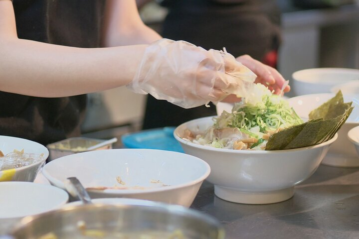Fukuoka-Kitakyushu Private Ramen Tasting Tour with Local Guide PKZyDUw6