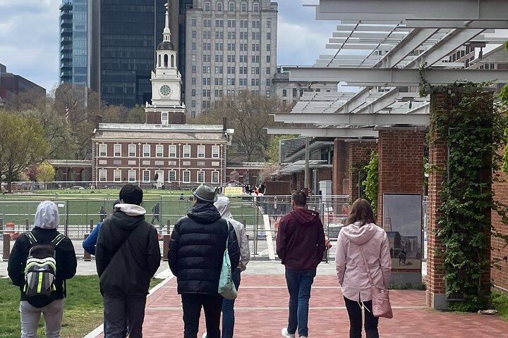 Arabic Walking Tour of Historic Philadelphia for 2 hours.  C2dddcby
