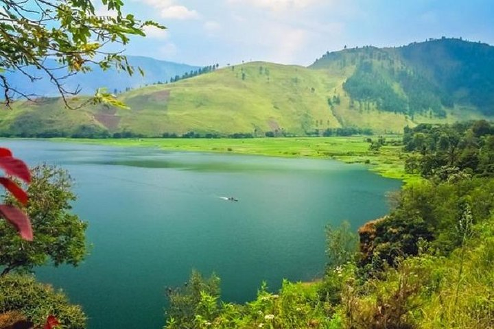 Medan City Tour 3 Days 2 Nights cedIsKOX