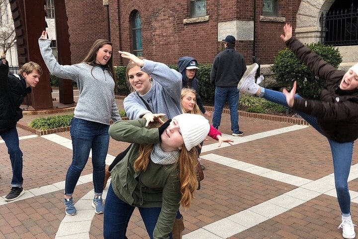 Unique Scavenger Hunt Experience in Lincoln by Wacky Walks NjJh4W7y