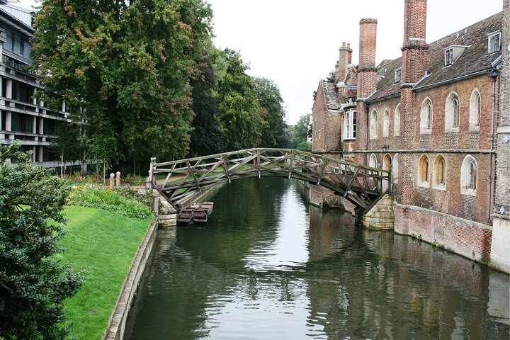 Cambridge Scavenger Hunt and Highlights Self-Guided Tour N5dYoIbt