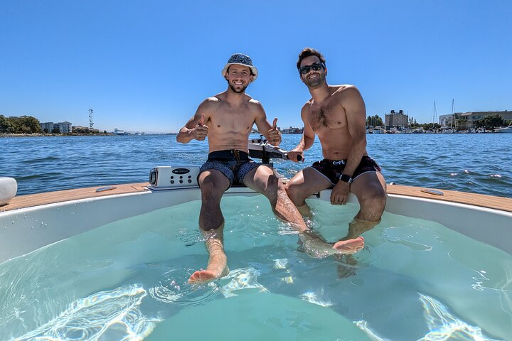Hot Tub Boat Rentals in the San Francisco Bay x3akALZU