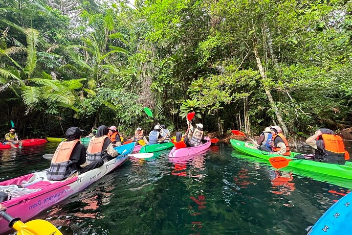 Klong Root Jurassic World Kayaking and Swimming in Krabi fnUgmm1P