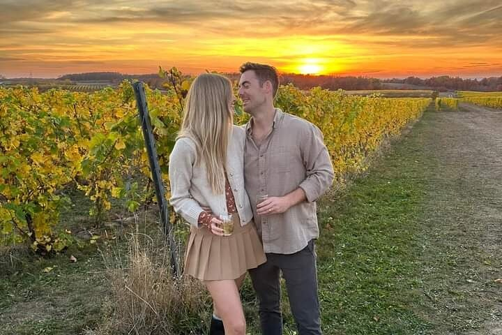 NON BUS Traverse Sunset Wine Tour 3 Winery Old Mission Peninsula grzkqOE3