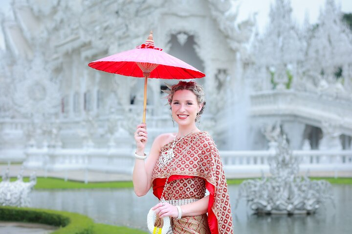 Chiang Rai Photos of traditional Thai costumes White Temple ObwVCzFP