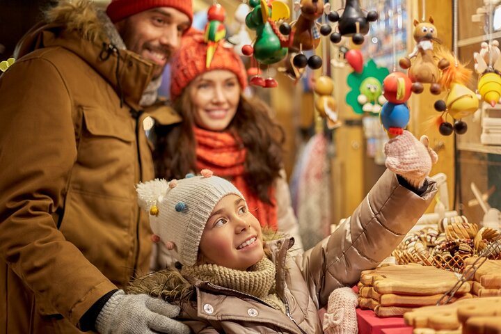 Unusual track game on Christmas markets in Orleans CG7L6xRx