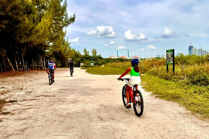 Miami Mountain Biking in Virginia Key Trails BcxKcQq3